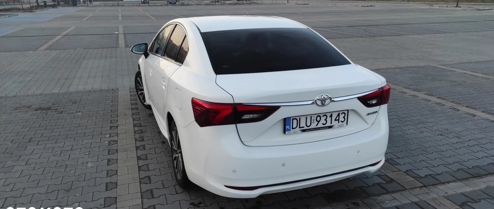 Toyota Avensis cena 55900 przebieg: 122000, rok produkcji 2017 z Lubin małe 154